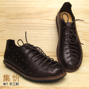 《手工 ㊣ 縫製》 【集忻‧MIT台灣手工鞋】 洞洞鞋 蟑螂鞋 休閒鞋 娃娃鞋『咖啡色』TS203