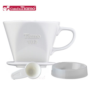 Tiamo 102陶瓷咖啡濾杯組附滴水盤量匙(白色)(HG5047)