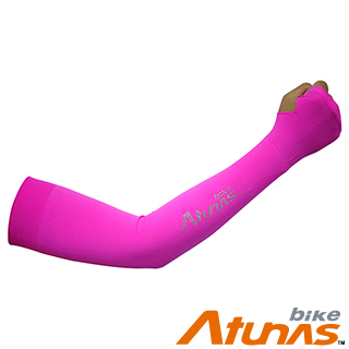 【ATUNAS 歐都納】涼感無縫抗曬袖套-開指(戶外/單車/台灣製/抗UV/透氣/高彈性BSS0020桃紅)