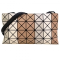 ISSEY MIYAKE 三宅一生BAOBAO 4X7三色霧面幾何斜背包(卡其)