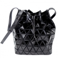 ISSEY MIYAKE 三宅一生亮面束口水桶包(大/黑)