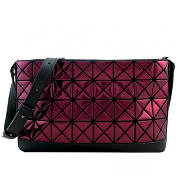 ISSEY MIYAKE 三宅一生 BAOBAO 4x8 鏡面方格拼接皮斜背包(酒紅)