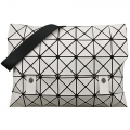 ISSEY MIYAKE 三宅一生 BAOBAO幾何方格5x7翻蓋斜背包(灰)