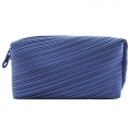 ISSEY MIYAKE 三宅一生PLEATS PLEASE BIAS褶紋素面寬版化妝包(藍)