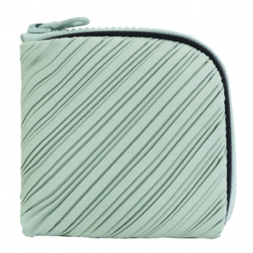 ISSEY MIYAKE 三宅一生 PLEATS PLEASE 百褶L拉鍊零錢夾(淺綠)